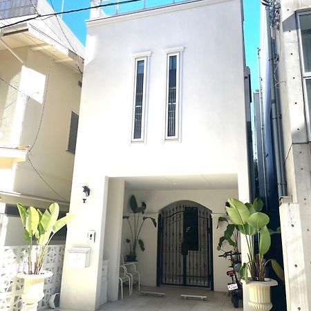 Small Villa Tokyo 渋谷まで2駅10分 青山一丁目駅徒歩3分一軒家ペット歓迎お子様歓迎駐車場あり6人までok Bagian luar foto