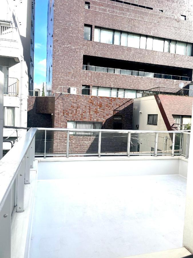 Small Villa Tokyo 渋谷まで2駅10分 青山一丁目駅徒歩3分一軒家ペット歓迎お子様歓迎駐車場あり6人までok Bagian luar foto